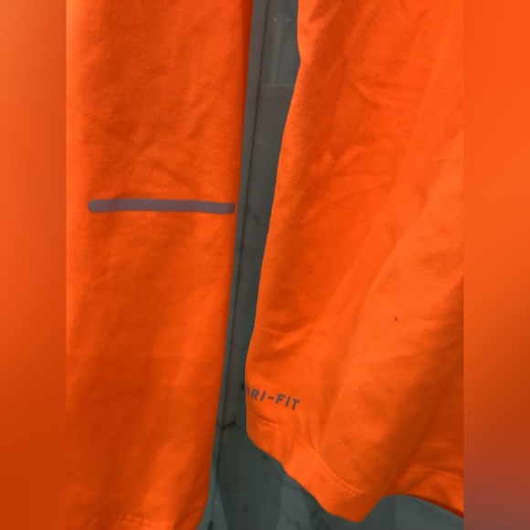 NIKE athletic quick dry top 🔥 - Picture 4 of 7